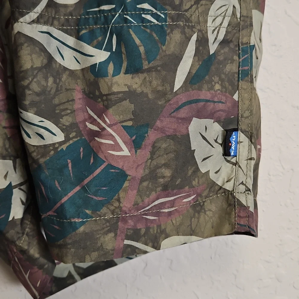 KAVU Tropic Frauns Sound Short, Size Medium, NWT
